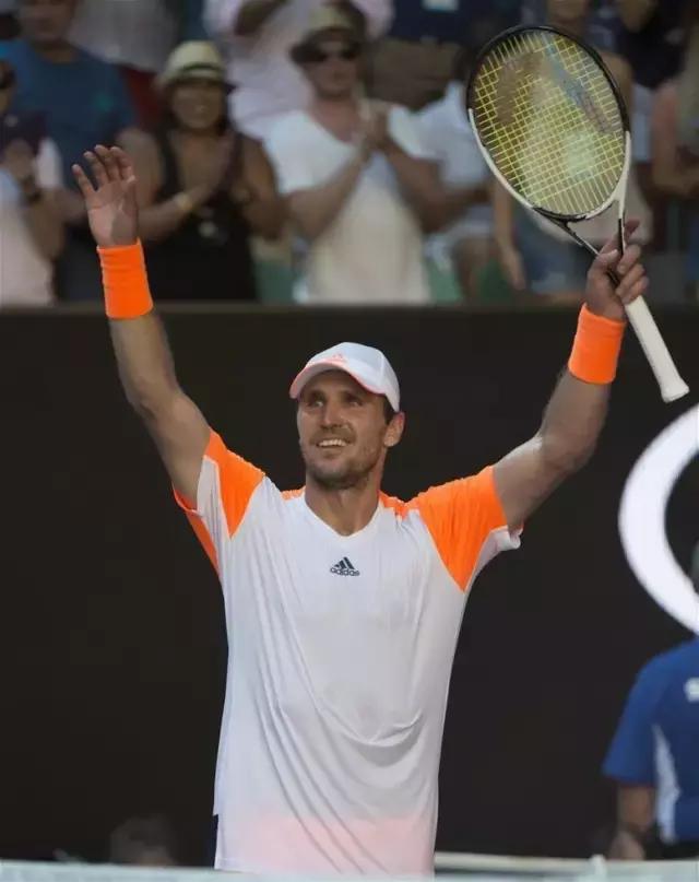 卡拉布里亚：我和孔塞桑争吵是因为彼此有误解 最重要的是球队一起和逆转比赛