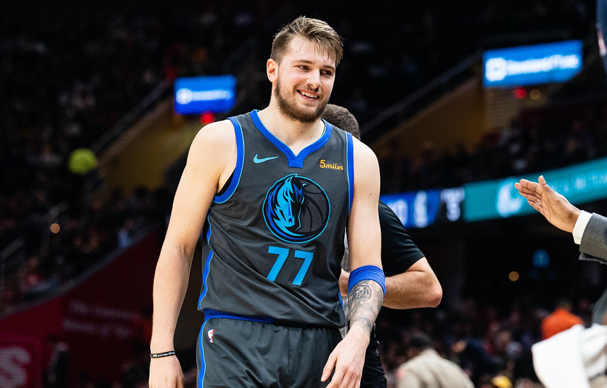 元歌夏季赛一胜难求，WB4比1大胜LGD，和狼队争夺败者组决赛名额