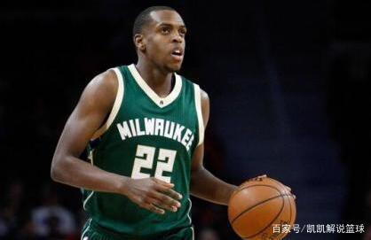 杜克兰特连续得分，全队士气高涨