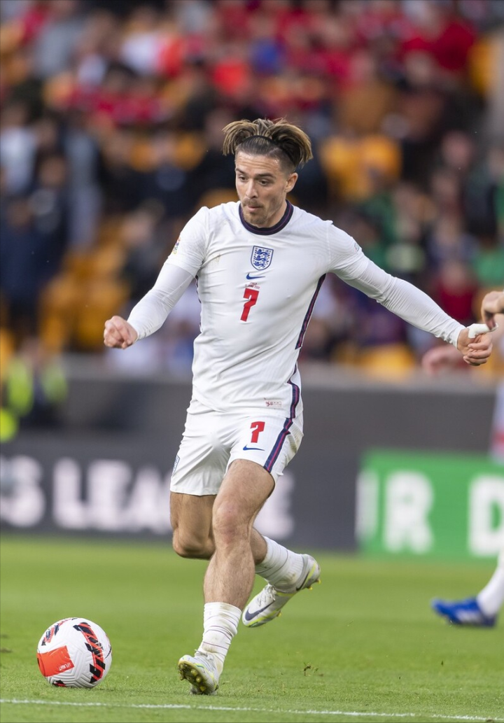 冬季草原上的射箭比赛 神射手一箭直击靶心 又美又飒