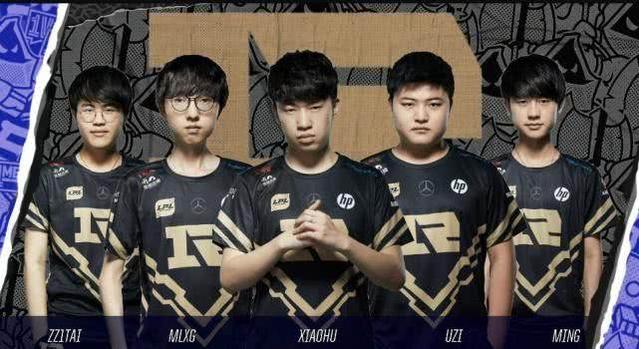 冬季草原上的射箭比赛 神射手一箭直击靶心 又美又飒